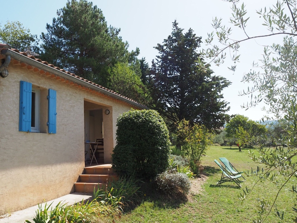 Cottage in Luberon Near Apt Market — 4-Star Luxury Hotel in Apt, France