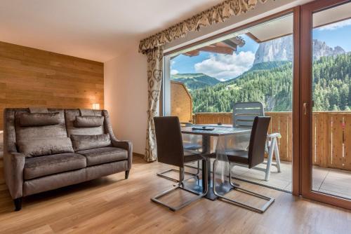 Hotel Garnì Gardena Appartments in Santa Cristina Valgardena, Italy