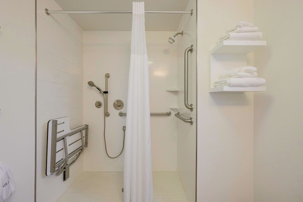 Hampton Inn Edenton - photo 58
