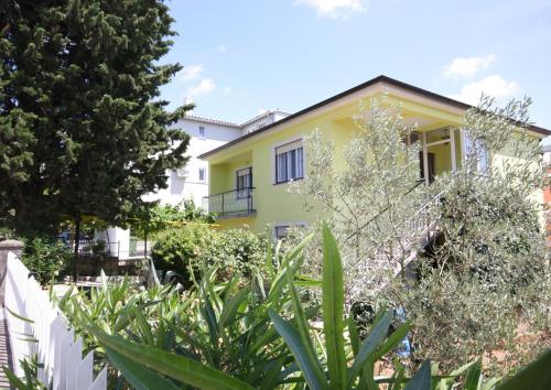 Two bedroom apartment nice neighborhood free parking WiFi — 4-Star Luxury Hotel in Pula, Croatia