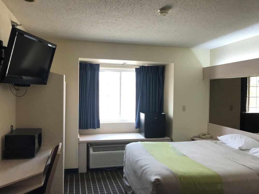 Chadron Inn & Suites - photo 5