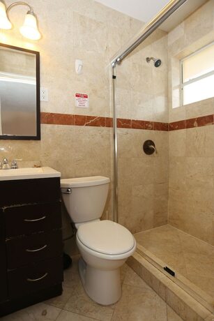 Plaza Travel Inn - photo 6