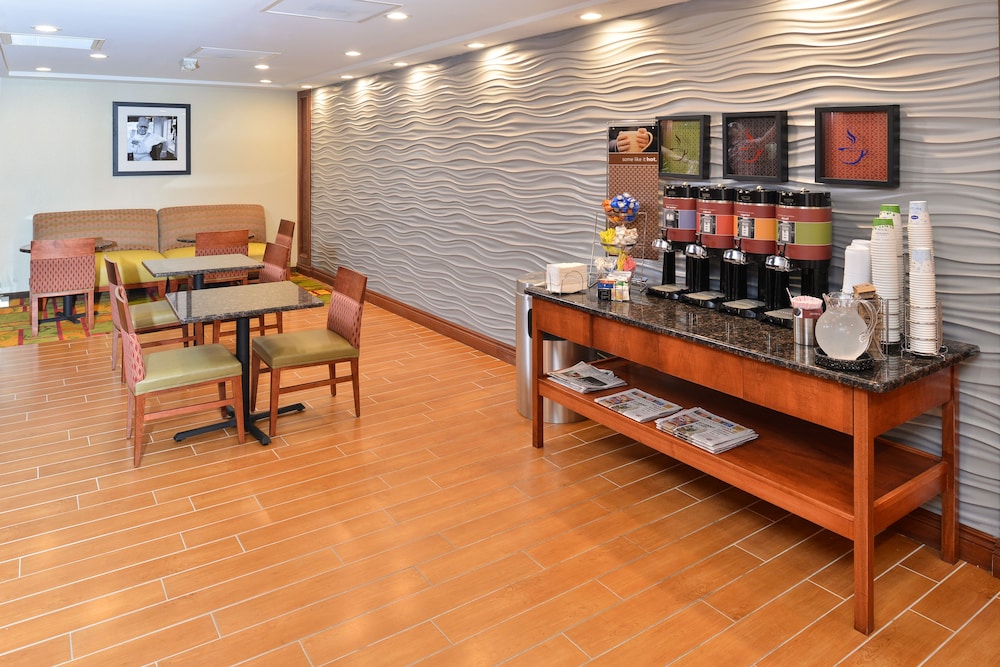 Hampton Inn Detroit Auburn Hills South - photo 23