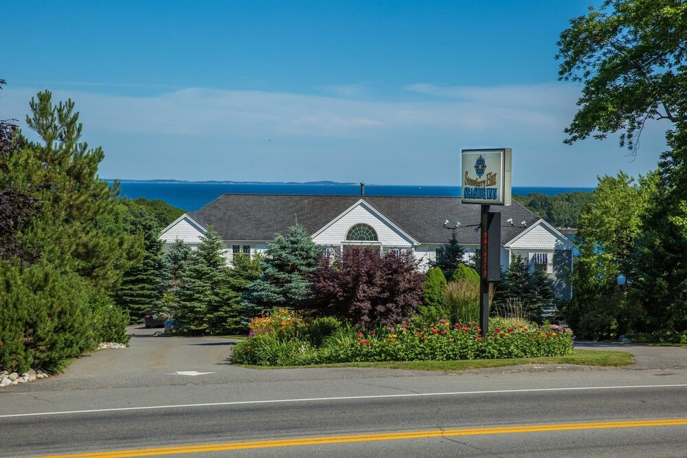 Strawberry Hill Seaside Inn - photo 39