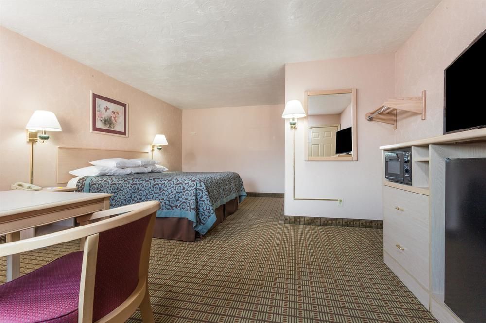 Days Inn Portland Central - photo 9
