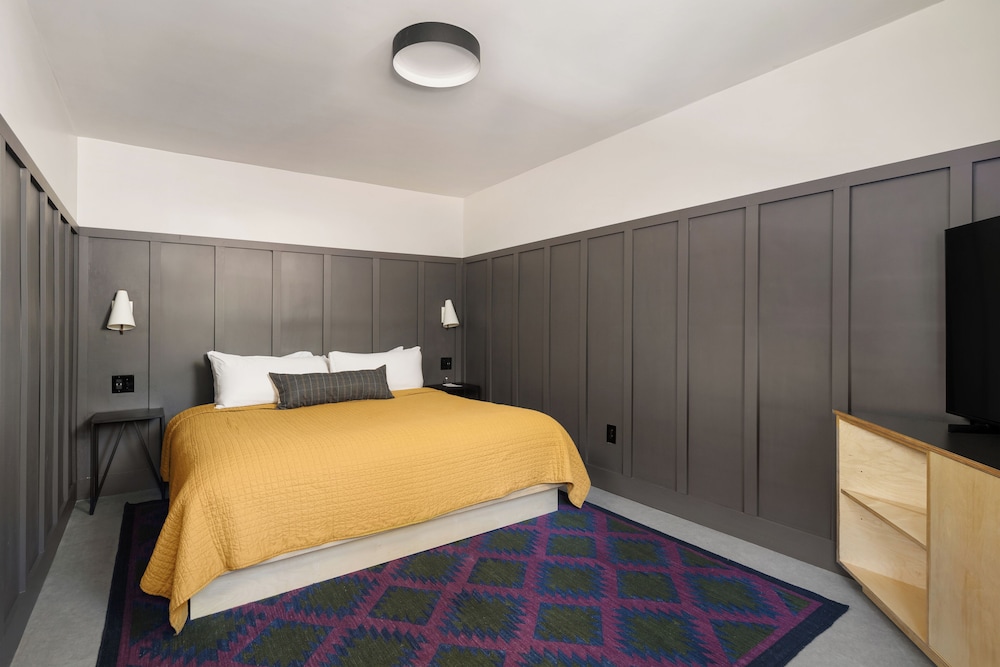 The Coachman Hotel - photo 19