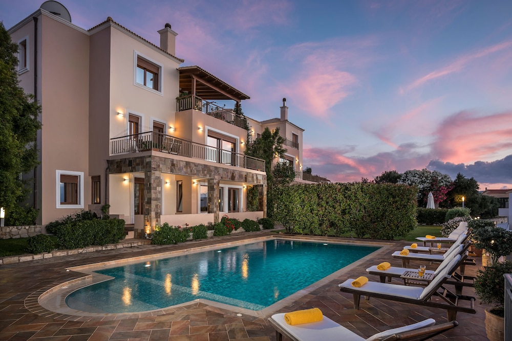 Caneva Luxury Villa — 4-Star Luxury Hotel in Chania, Greece