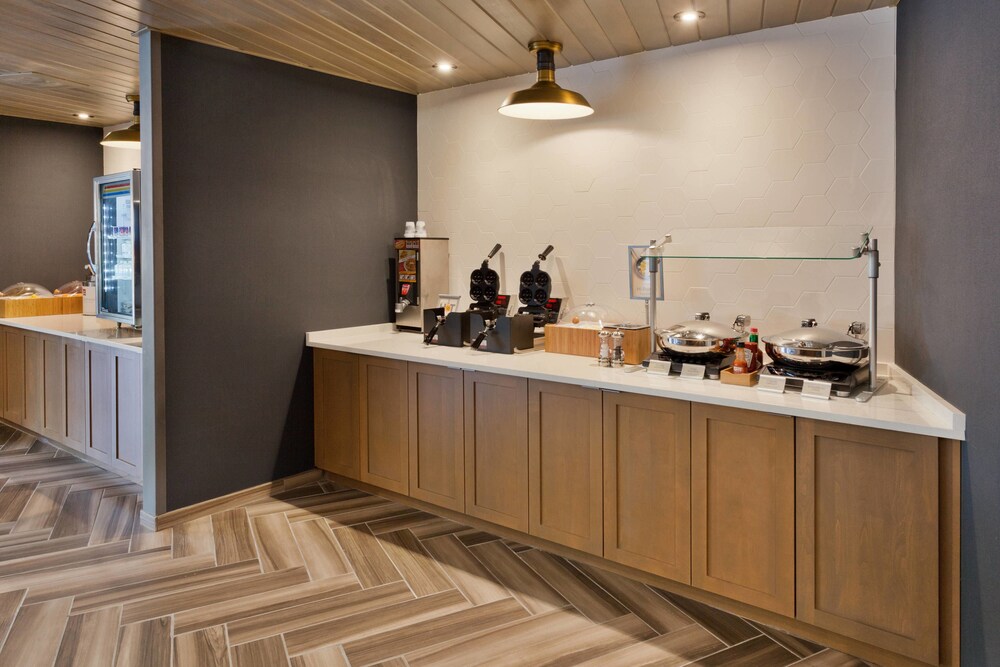 Fairfield Inn & Suites by Marriott Birmingham Colonnade - photo 30