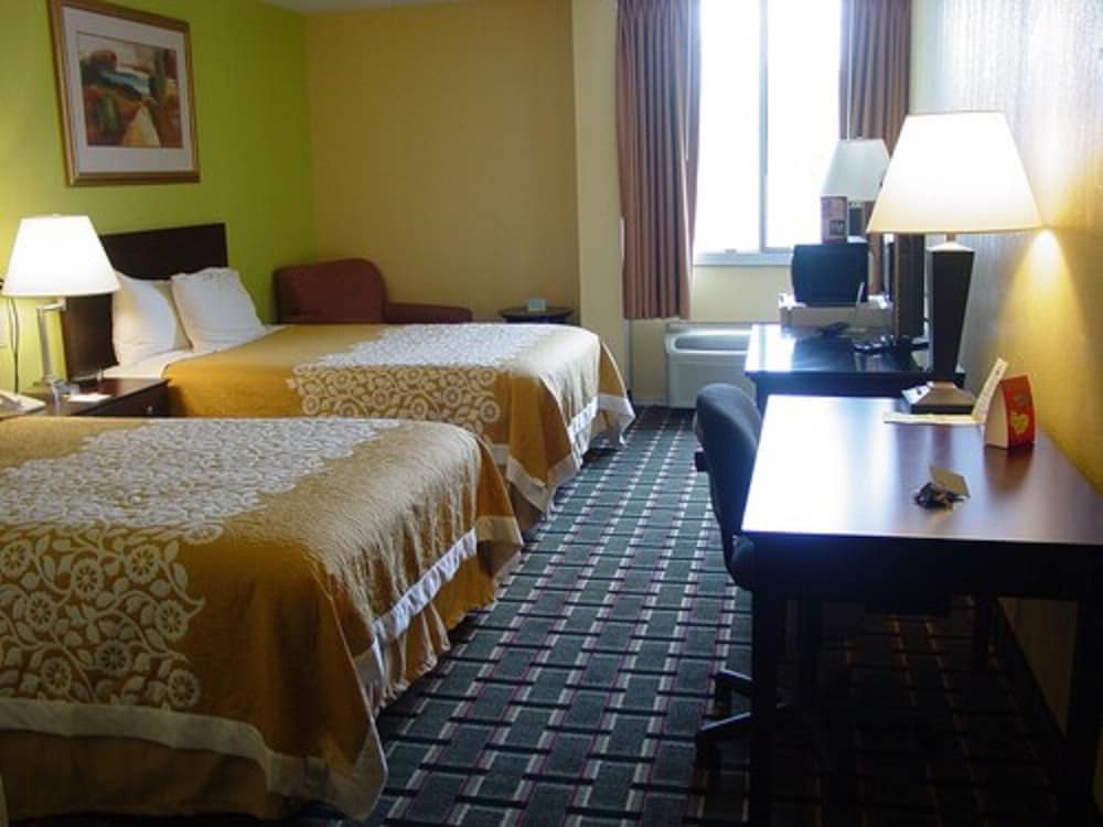 Days Hotel & Conference Center by Wyndham Danville - photo 17