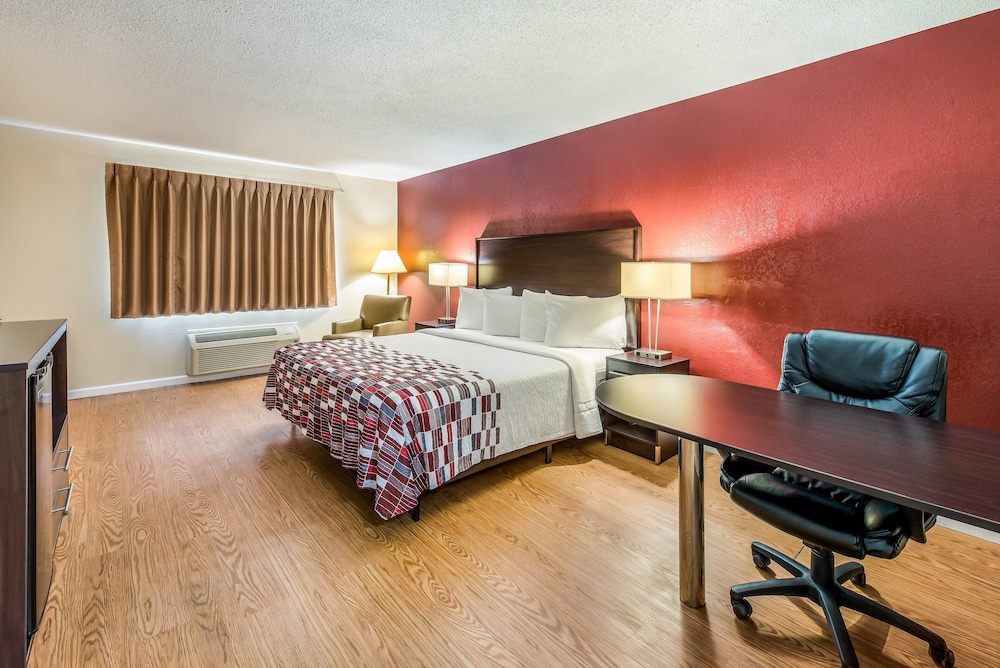 Red Roof Inn & Suites Wapakoneta - photo 14