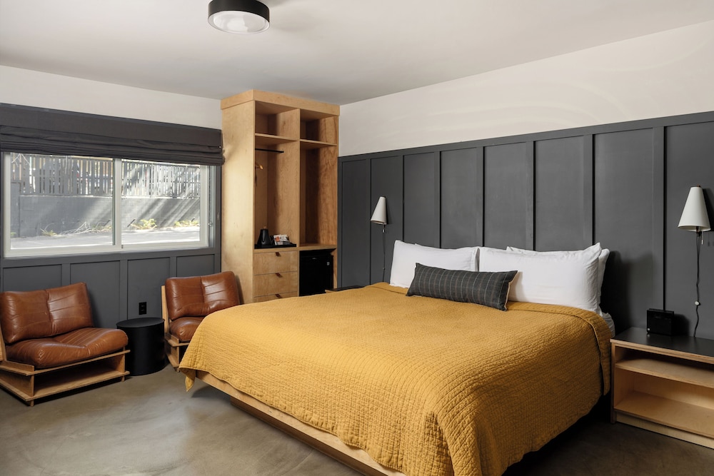 The Coachman Hotel - photo 36