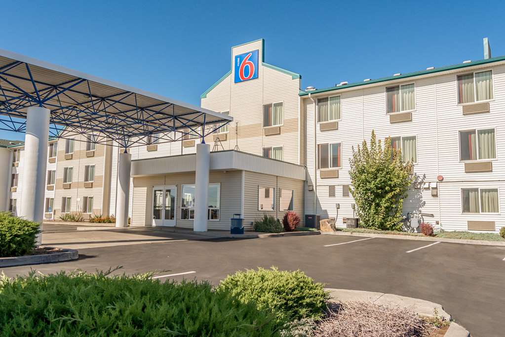 Motel 6 Redmond OR - featured photo