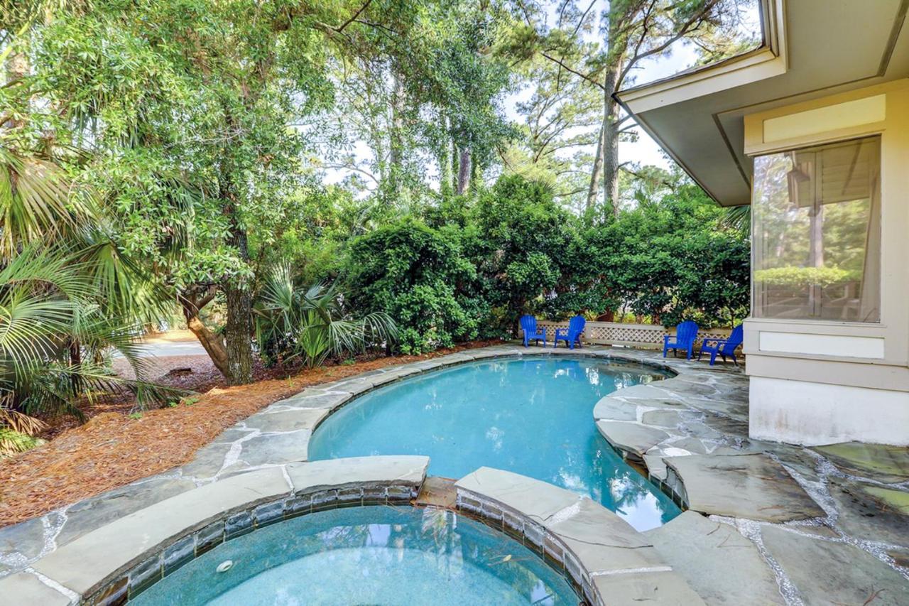 Mooring Buoy 175 — 4-Star Luxury Hotel in Hilton Head Island, United States