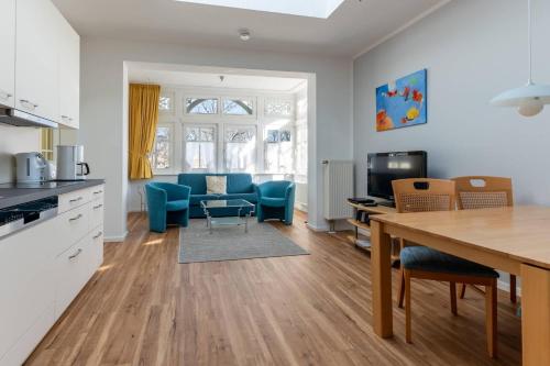 Villa Eden Binz Typ 3 Apartment 6 — 4-Star Luxury Hotel in Ostseebad Binz, Germany