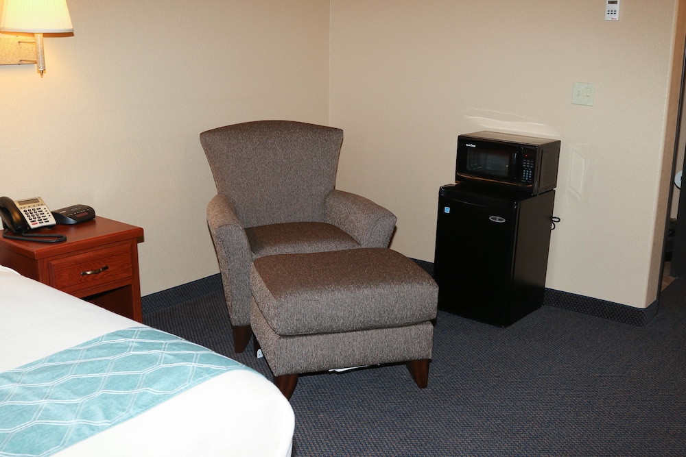Travelodge by Wyndham Gillette - photo 12