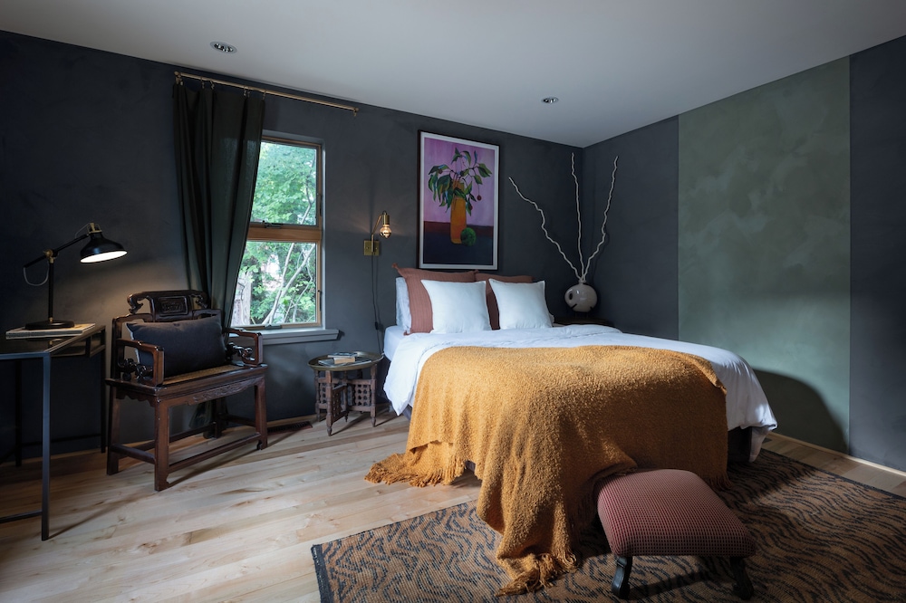 The Trail in Adams Berkshires Art Hotel - photo 4