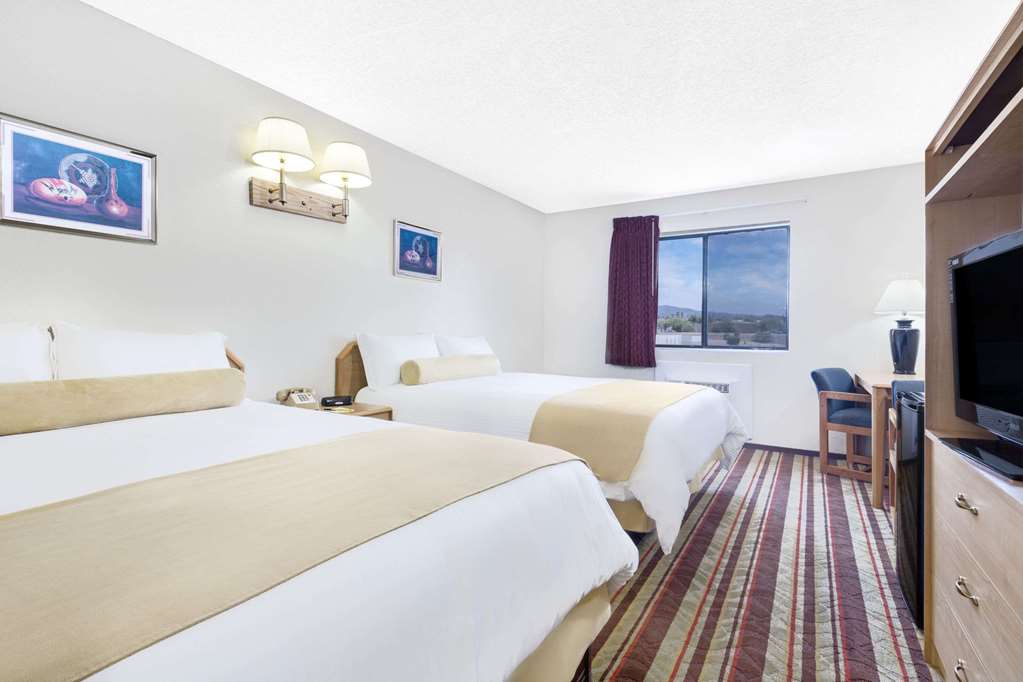 Super 8 by Wyndham Lake Havasu City - photo 11