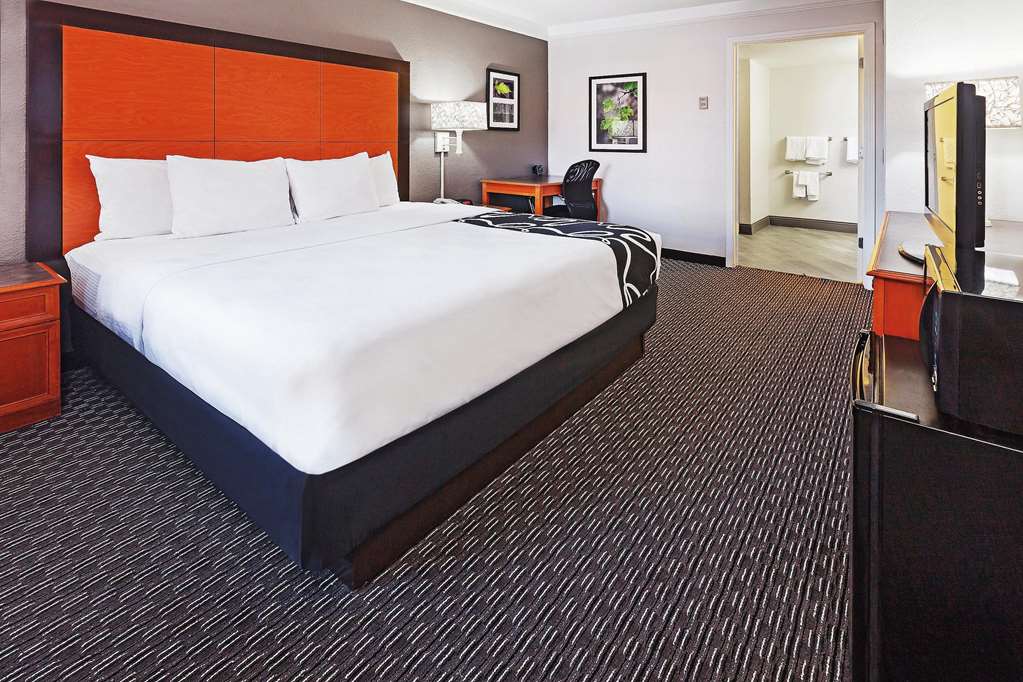 La Quinta Inn by Wyndham Dallas Uptown - photo 27