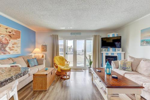 Reefs III H1: Just Sea Inn by Carolina Beach Realty — 4-Star Luxury Hotel in Carolina Beach, United States