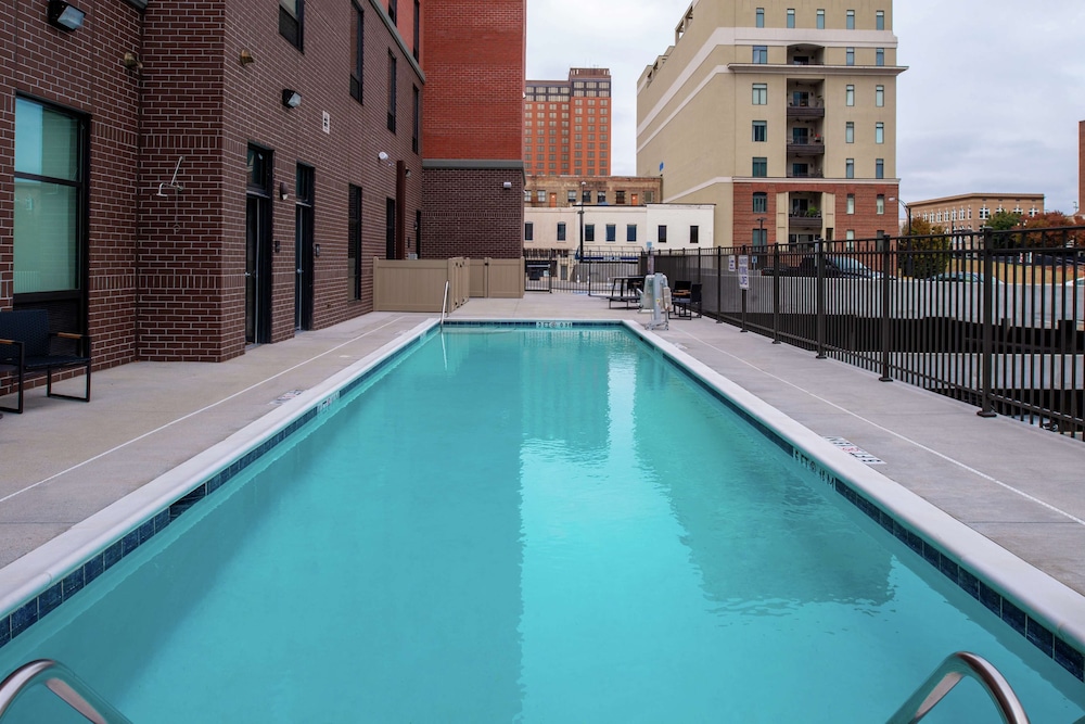 Hampton Inn & Suites Winston Salem Downtown - photo 33