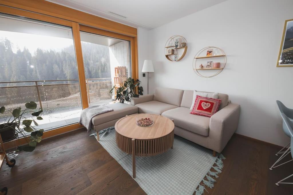 One Bedroom Apartment Sleeps 2 With Pool and Free Wifi — 4-Star Luxury Hotel in Laax, Switzerland