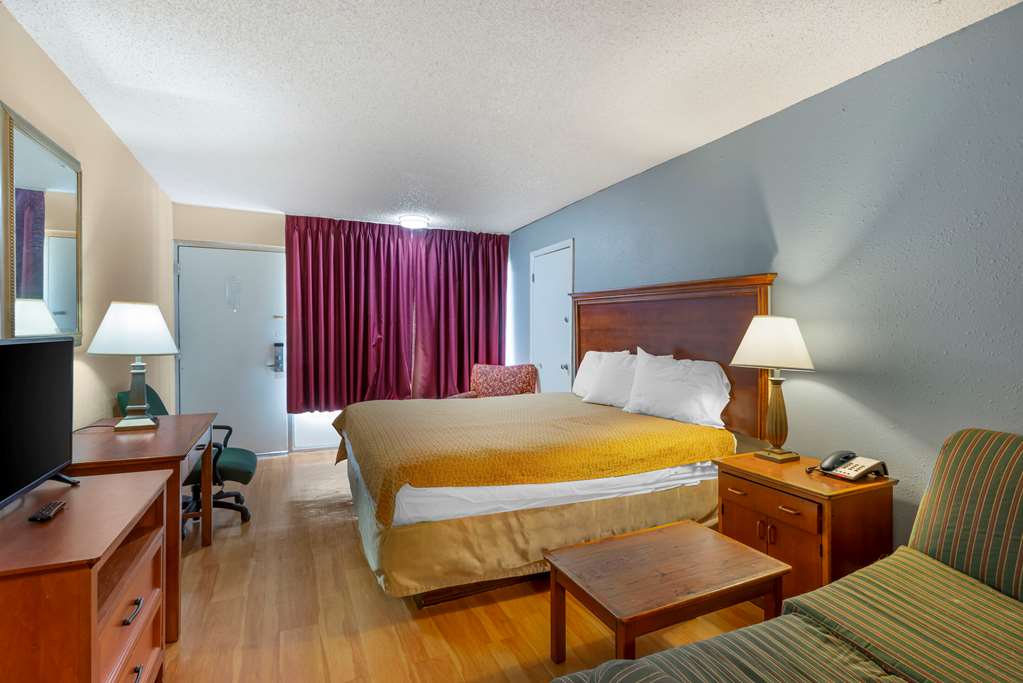 Rodeway Inn Colonial Heights I 95 - photo 12