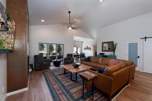 275 Estancia Loop - carbon neutral hotel in Unknown City