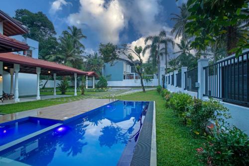 The Grand Bliss Luxurious Modern Villa with Spacious Private Garden Swimming Pool Gym and Free Wi Fi — 4-Star Luxury Hotel in Ambalangoda, Sri Lanka