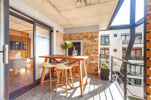 Couples Beachfront Mecca Blouberg 13 Manhattan