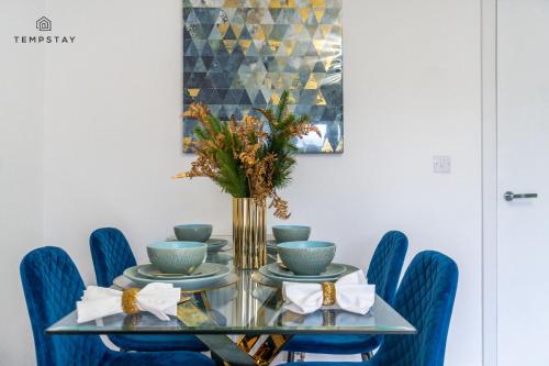 4BR Madejski Stadium Royal Berk Hosp By Tempstay