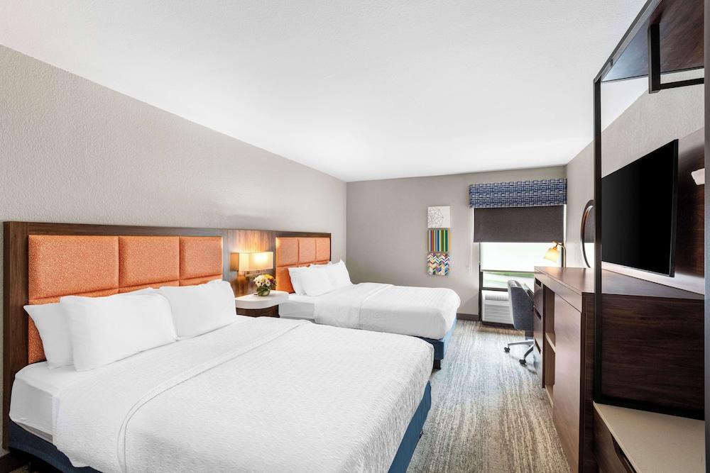 Hampton Inn Knoxville Airport - photo 10