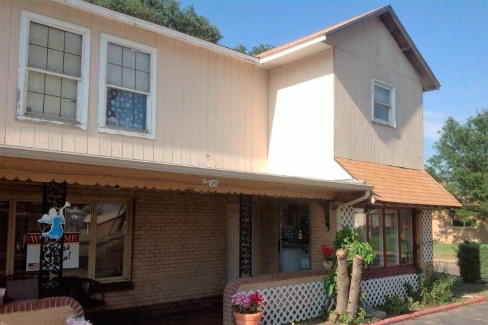 Country Club Inn - photo 19