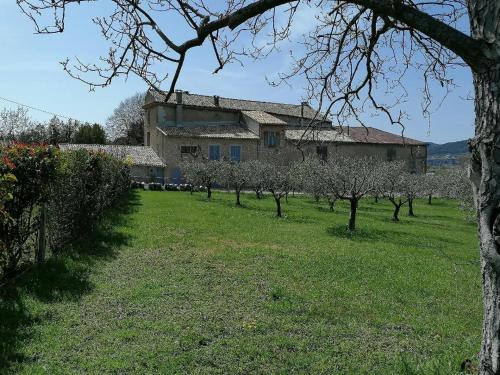Gîte Amande Domaine de L'Annonciade — hotel in Les Mees