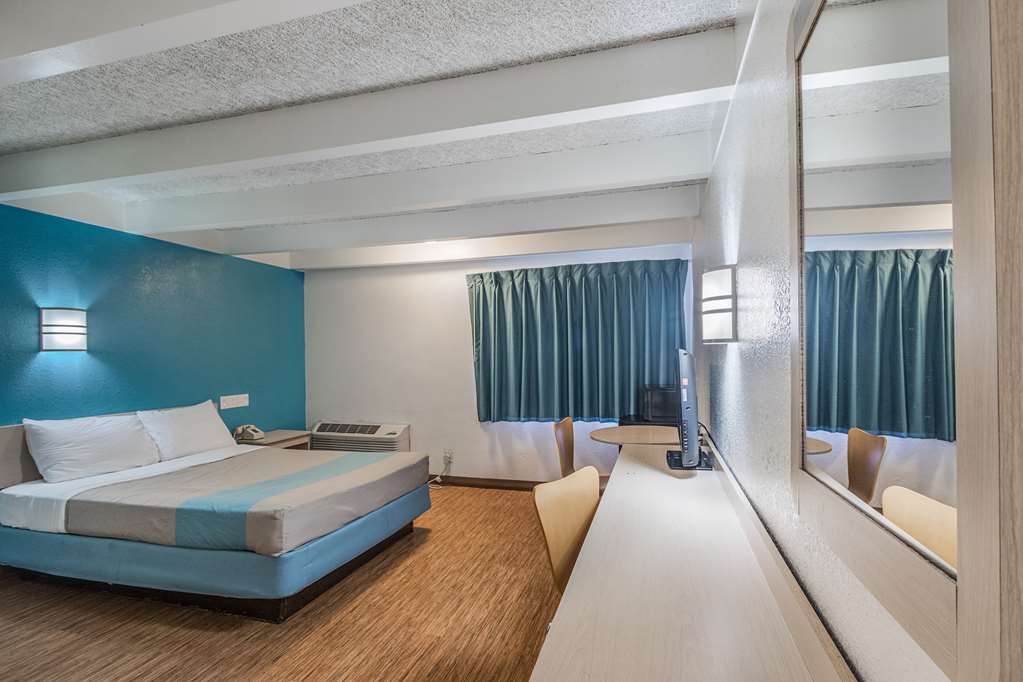 Motel 6 Kokomo In - photo 20