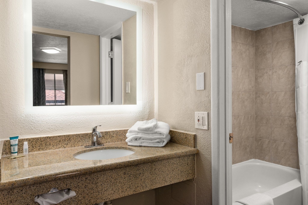 Extend A Suites Midtown Albuquerque - photo 27