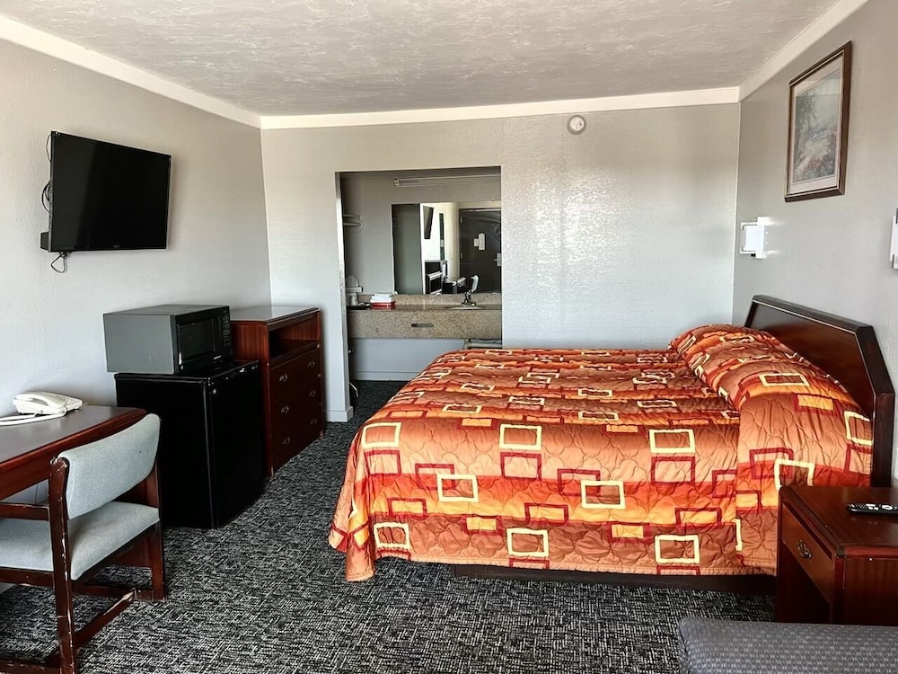 Hotel 81 El Reno - photo 15