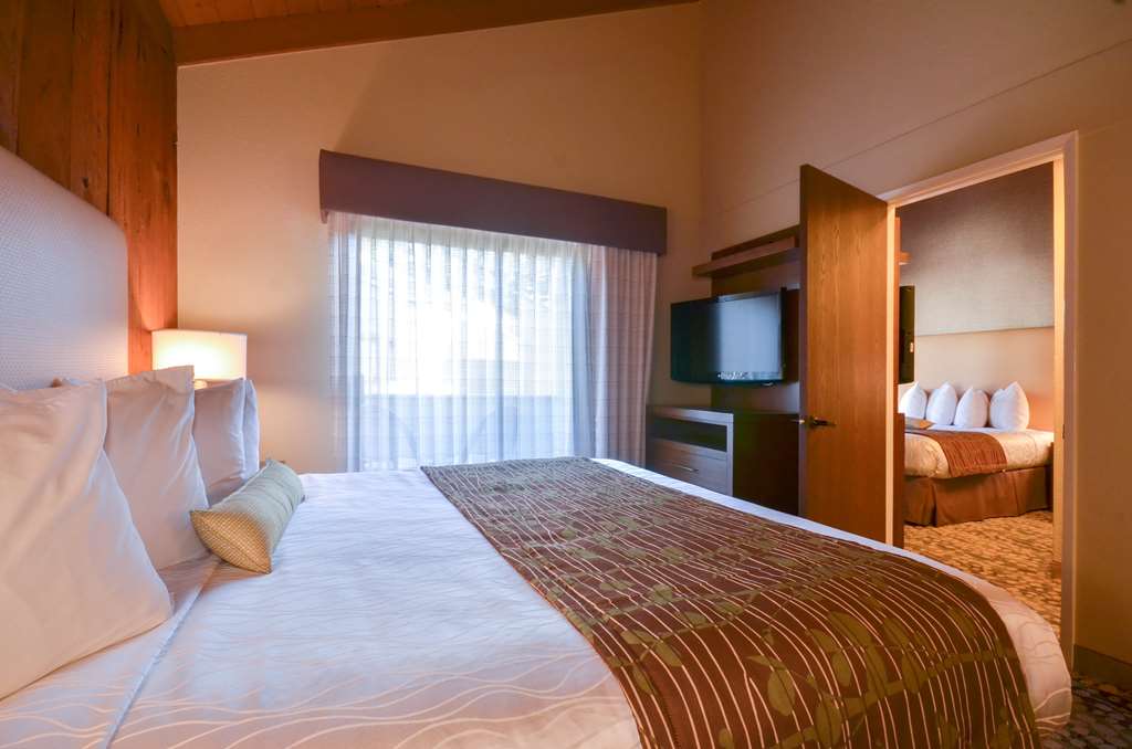 Best Western The Inn & Suites Pacific Grove - photo 14