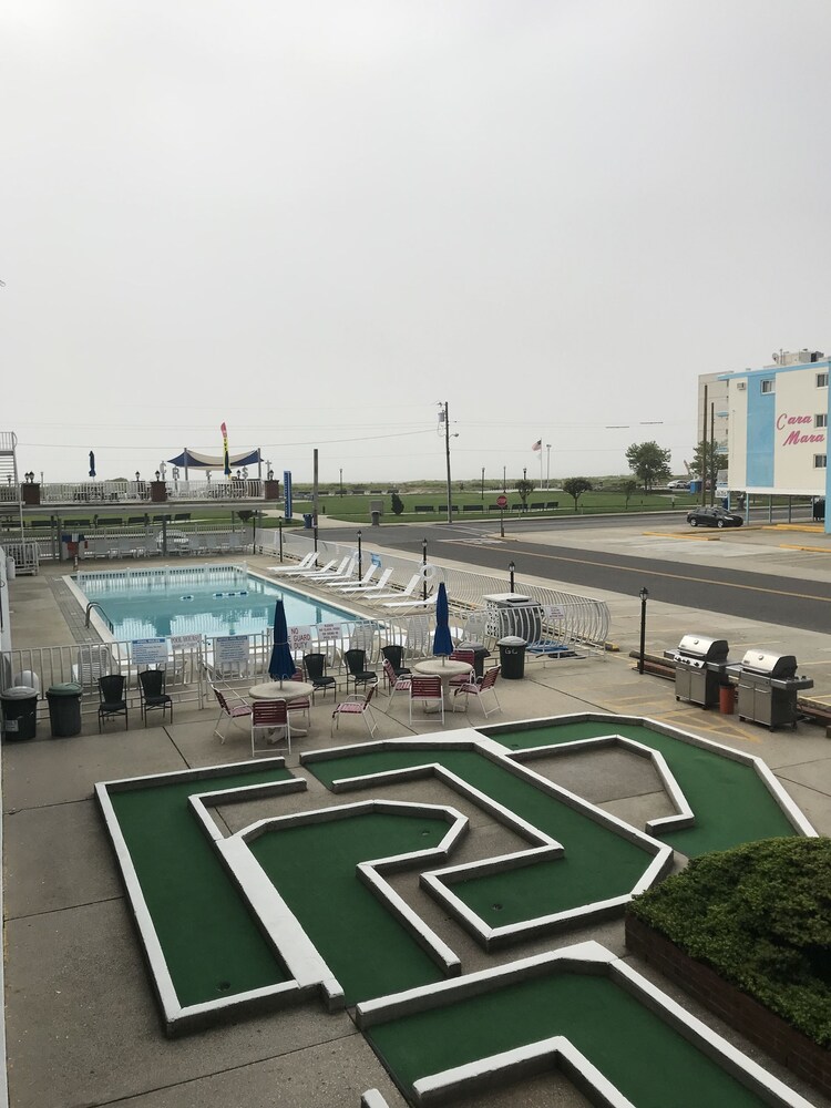 Gold Crest Motel - photo 18