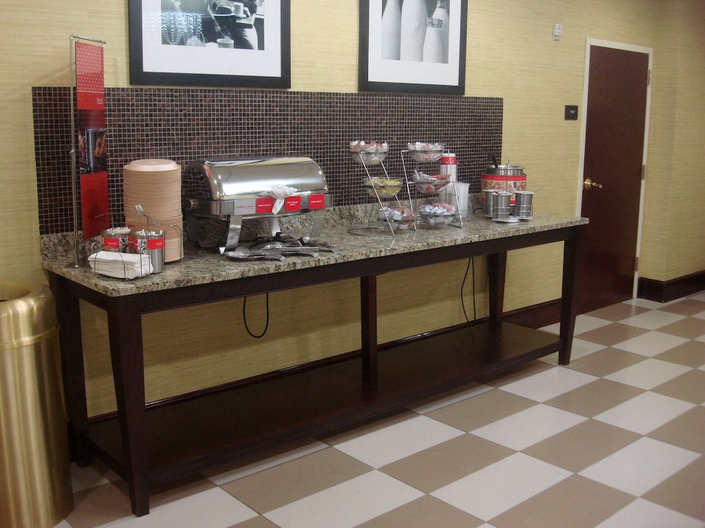 Hampton Inn Atlanta Fairburn - photo 45