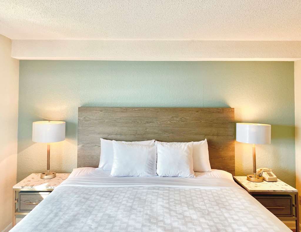 Atlantic Beach Hotel Newport - photo 11