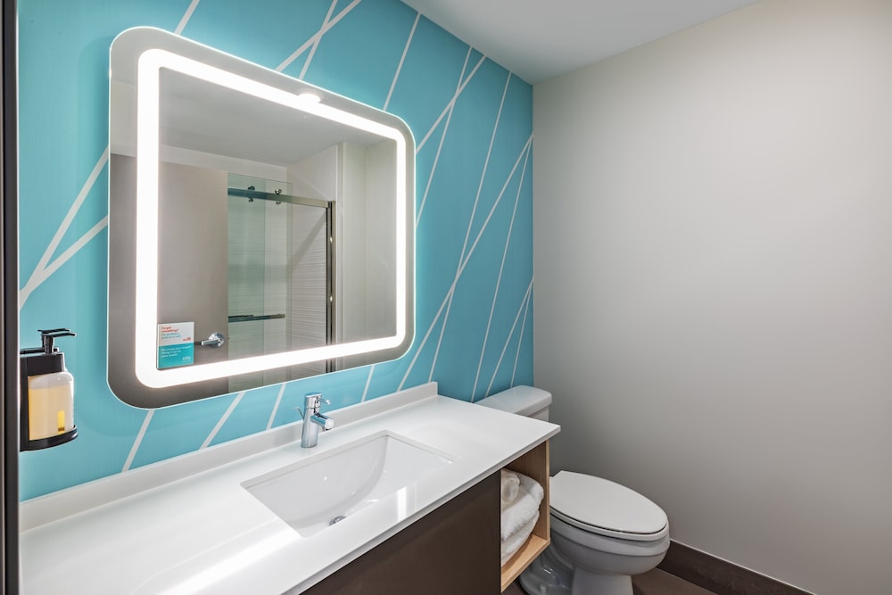 avid hotel Bentonville Rogers by IHG - photo 17