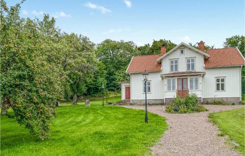 4 Bedroom Stunning Home In Ödeshög — 4-Star Luxury Hotel in Oedeshoeg, Sweden