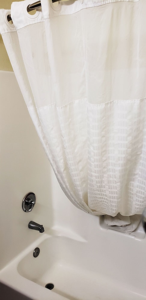 Days Inn by Wyndham Gallup - photo 3