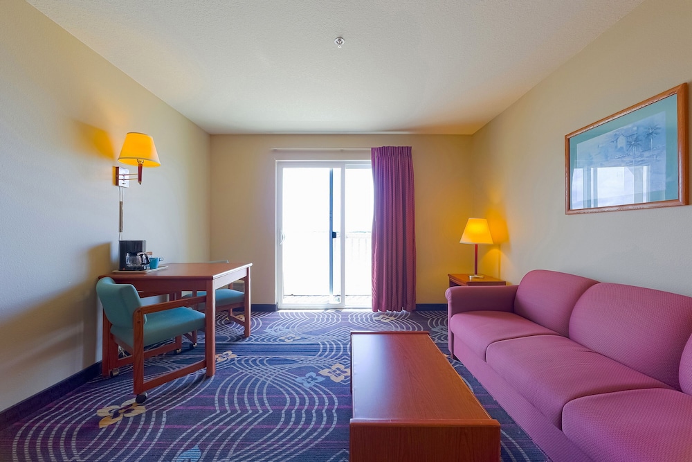Siletz Bay Beachfront Hotel by OYO Lincoln City - photo 60