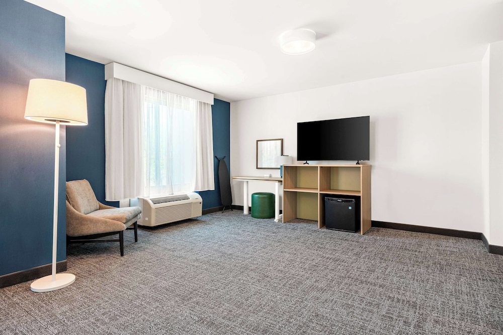 Spark by Hilton Exton - photo 17