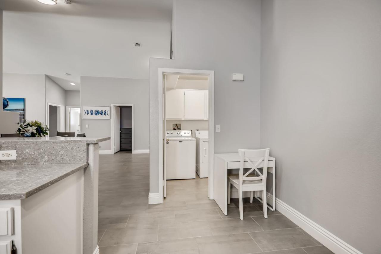 Luxurious House with a Pool Spa And Patio Sleeps 6 Comfortably