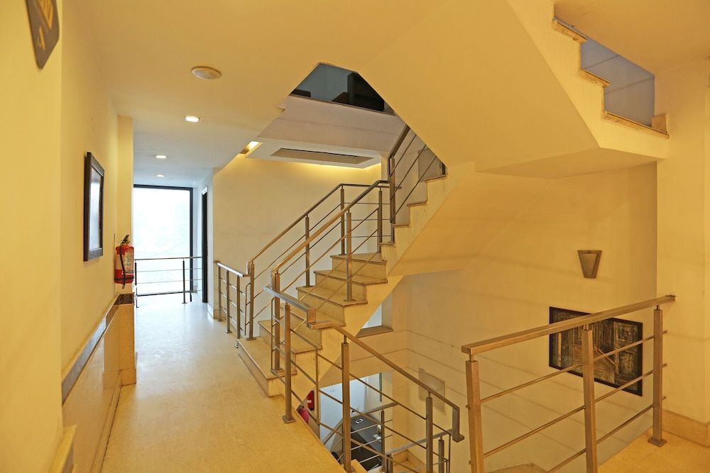 Oyo Premium Dlf Iii