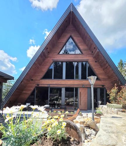 Cozy Chalet Forest Hill — 5-Star Luxury Hotel in Ravna Gora, Croatia