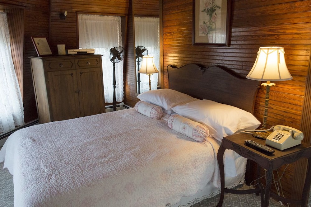 The Washington Irving Inn - photo 10