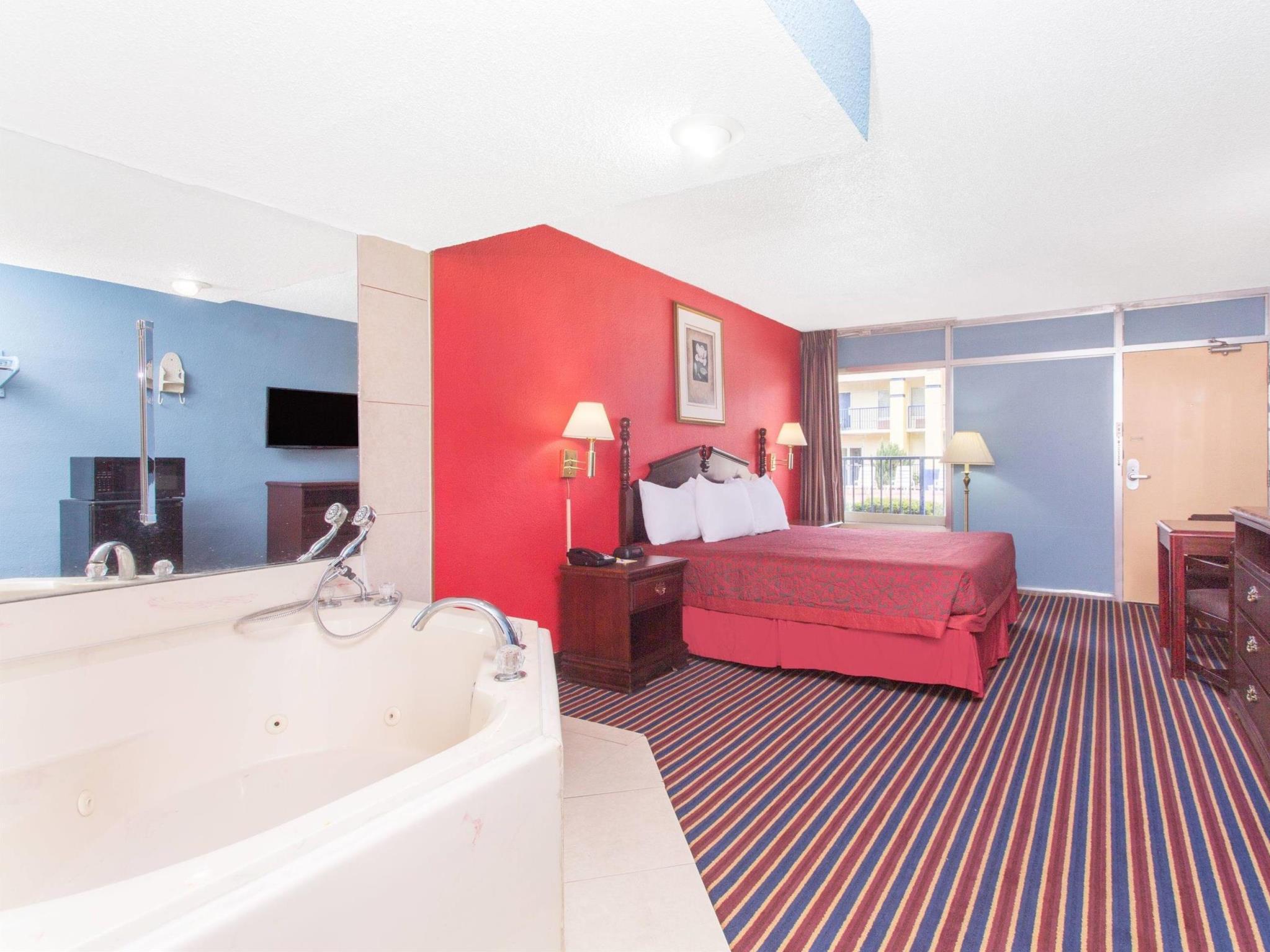 Days Inn by Wyndham Albany - photo 21